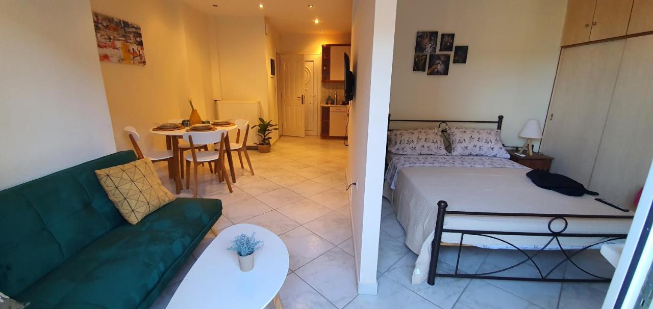 Corfu Studio Luaran gambar